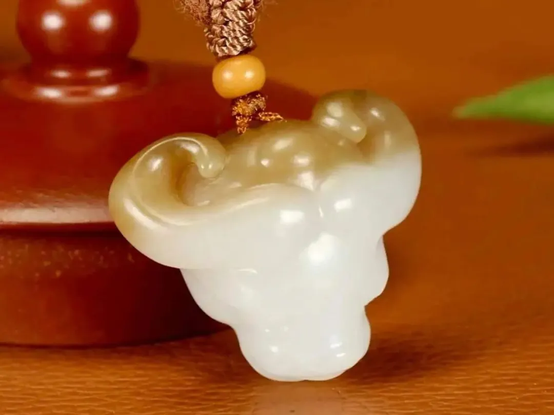 「且末糖」VS「俄糖」：一眼辨高下，一灯定乾坤。